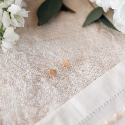 Fly A Kite Stud Earrings {10k Gold}