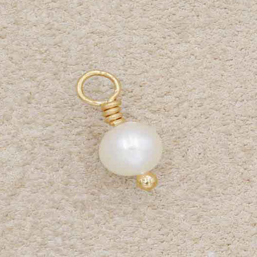 4mm Freshwater Pearl {Gold}