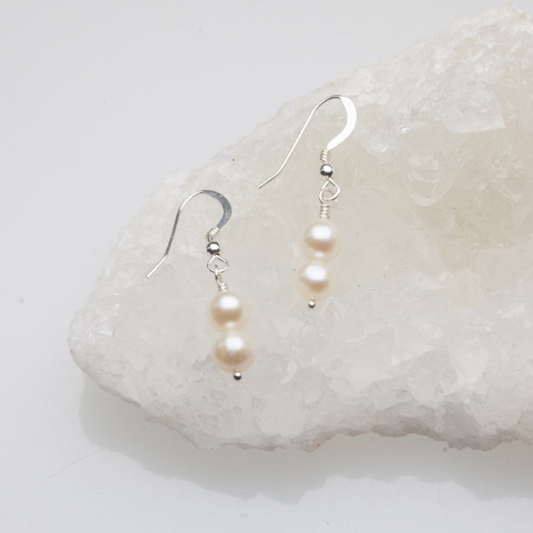 Essential Pearl Earrings