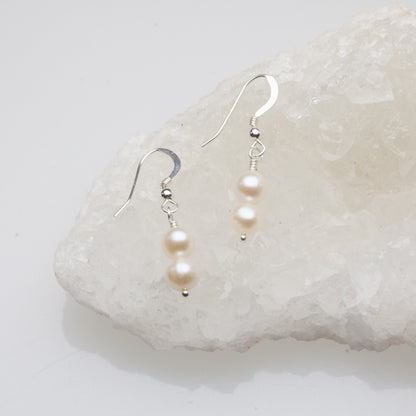 Essential Pearl Earrings