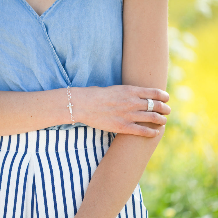 petite cross of faith bracelet {sterling silver}