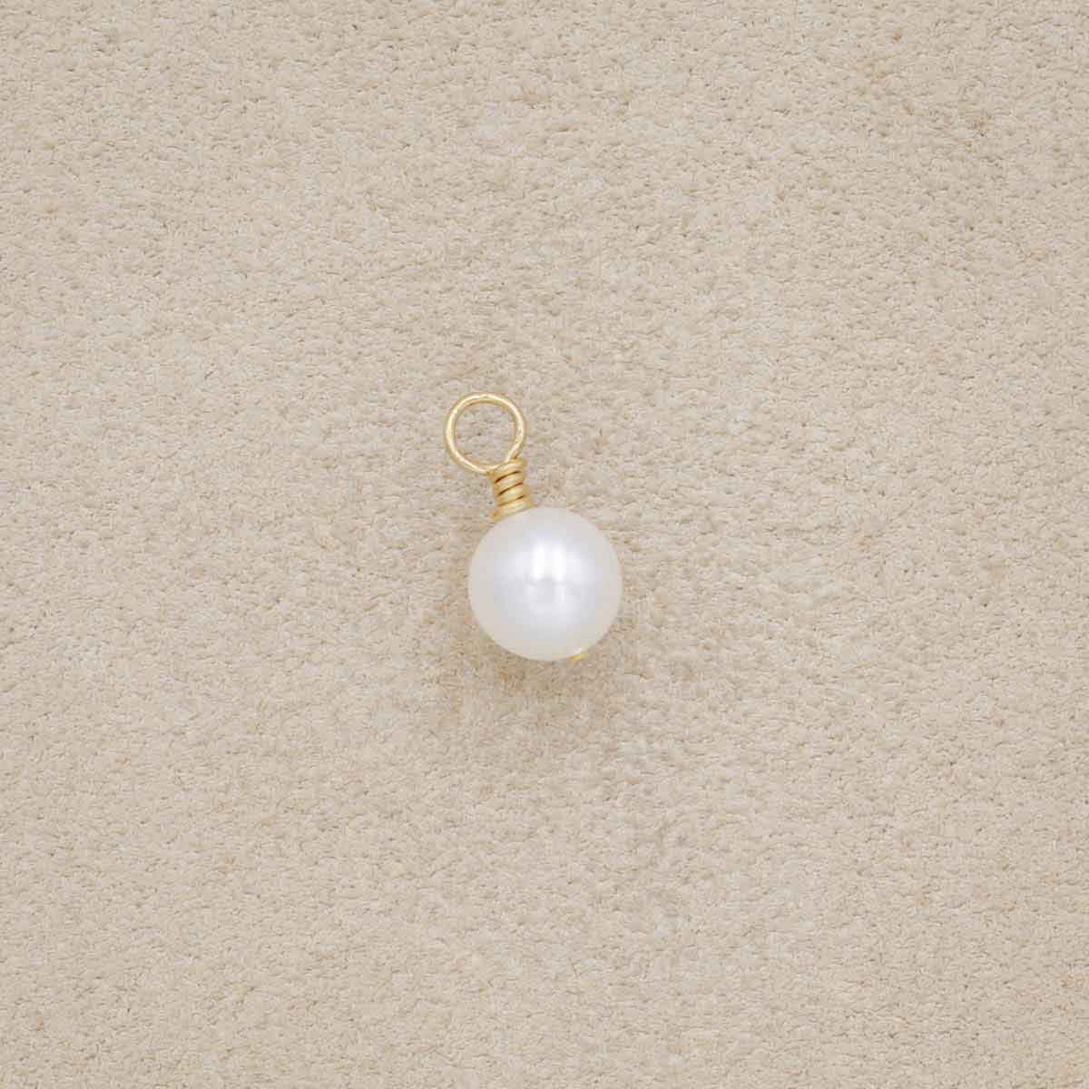 6mm freshwater pearl with yellow gold wire jump ring