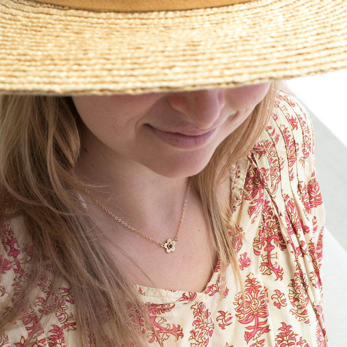 Birthstone Bloom necklace medium gold