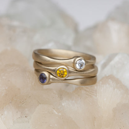 Bezel Birthstone Ring {14K Gold}