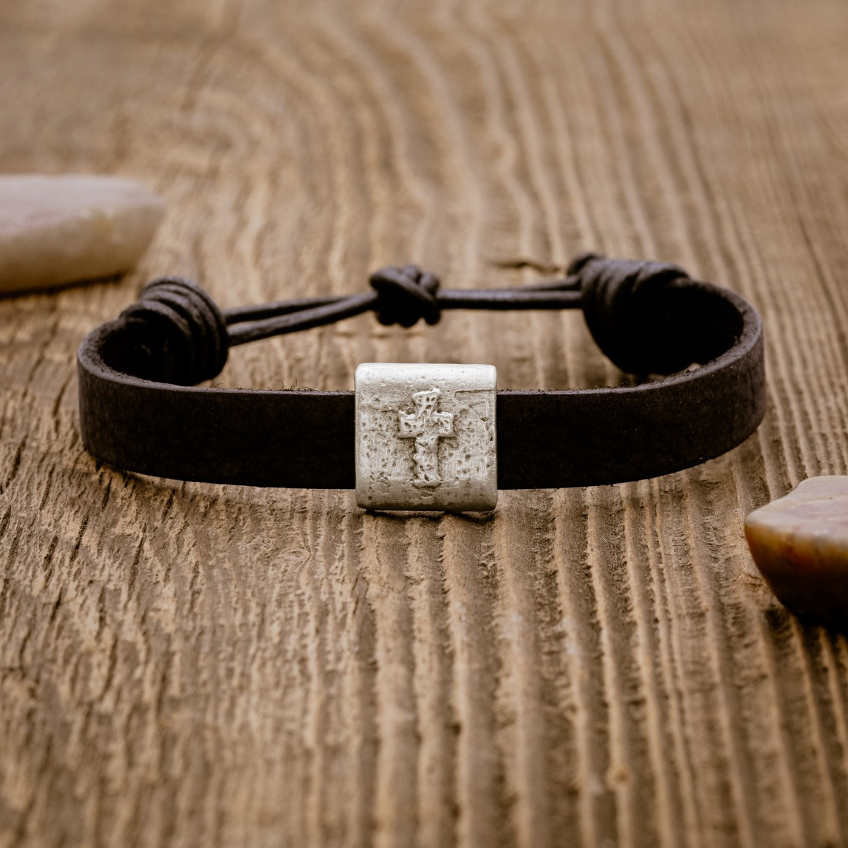 Equitable Leather Cross Bracelet [Black]