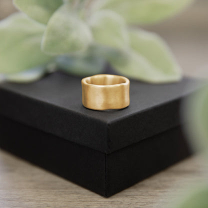 Valor Wide Ring [14k Gold]