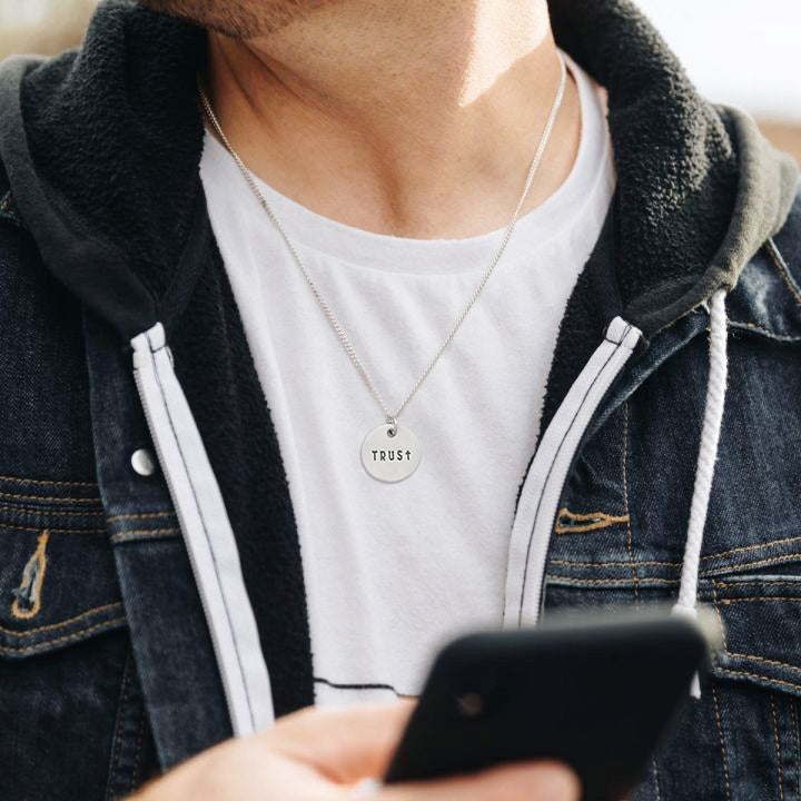 Trust Disc Pendant Necklace [Sterling Silver]