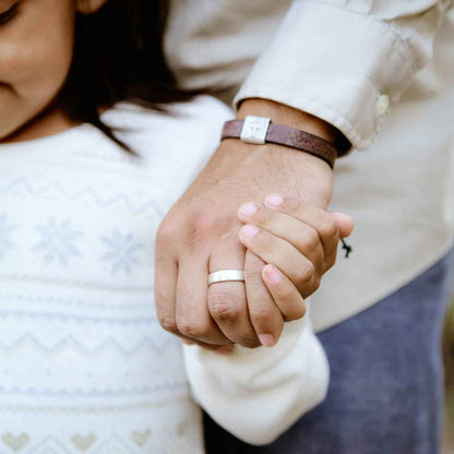  holding gift box with girlfriend